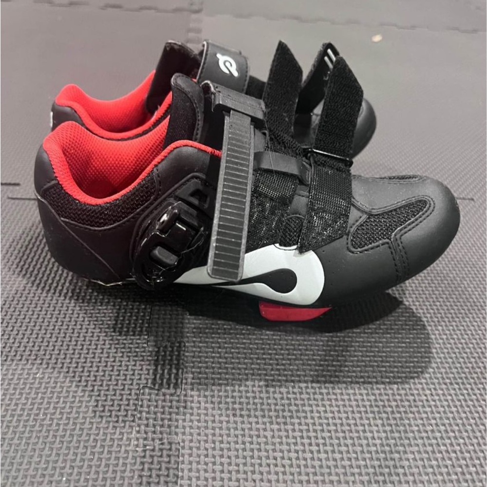 Peloton bike shoes